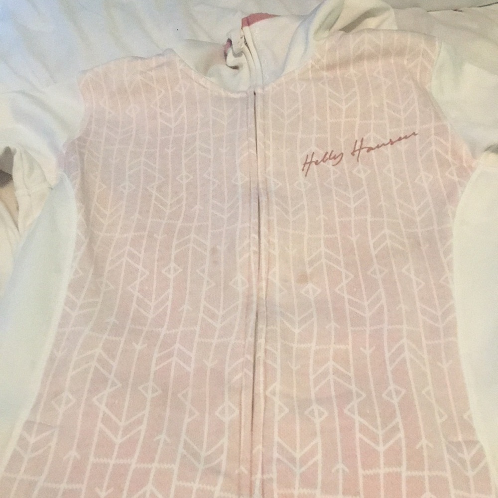 Light weight sweater